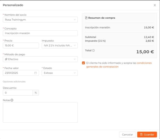 A software interface screenshot showing a payment management form in Spanish titled 'Personalizado' with fields for 'Nombre del socio' (Rosa Trainingym), 'Concepto' (Inscripción maratón), 'Precio' (15,00 €), 'Método de pago' (Efectivo), 'Fecha valor' (23/01/2025), and 'Estado' (Exitoso). On the right, a 'Resumen de compra' box displays the breakdown: Inscripción maratón 15,00 €, Subtotal 12,40 €, Impuesto (21%) 2,60 €, Total 15,00 €. Below the summary, a checked checkbox confirms 'El cliente ha sido informado y acepta las condiciones generales de contratación' with 'condiciones generales de contratación' as a hyperlink. Additional fields for 'Descuento' (0 %) and 'Notas' are present. At the bottom, 'Cancelar' and 'Guardar' buttons are visible, with 'Guardar' highlighted in orange. The layout is clean, using a white background with gray dividers and black text, typical of a SaaS dashboard for managing client payments.